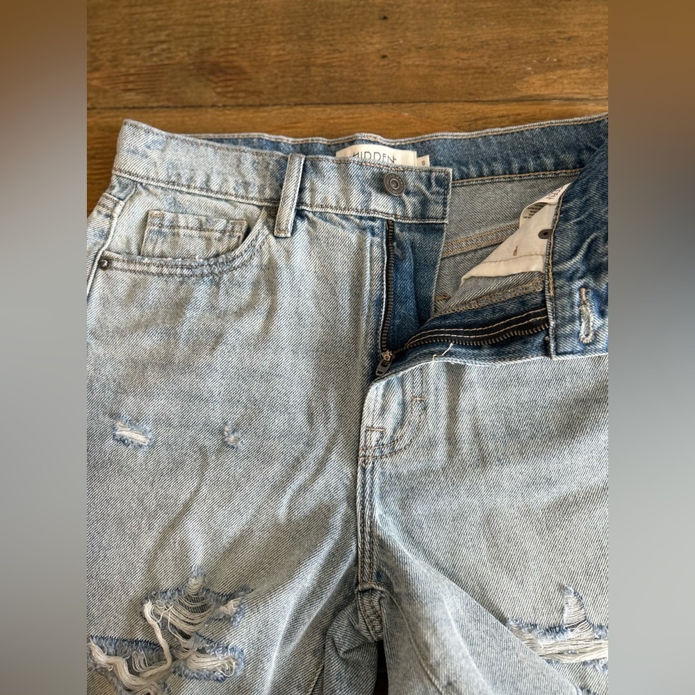 HIDDEN Logan High Rise Light Wash distressed denim shorts Sz Small - Picture 13 of 13